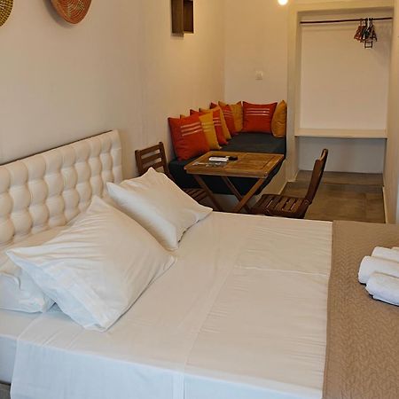 Joannes Vacation Rooms Adamantas  Rum bild
